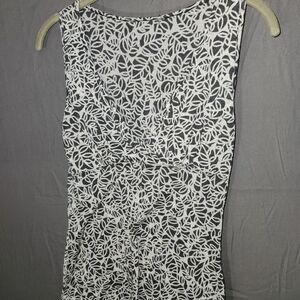 Black and White Leaf Pattern Top